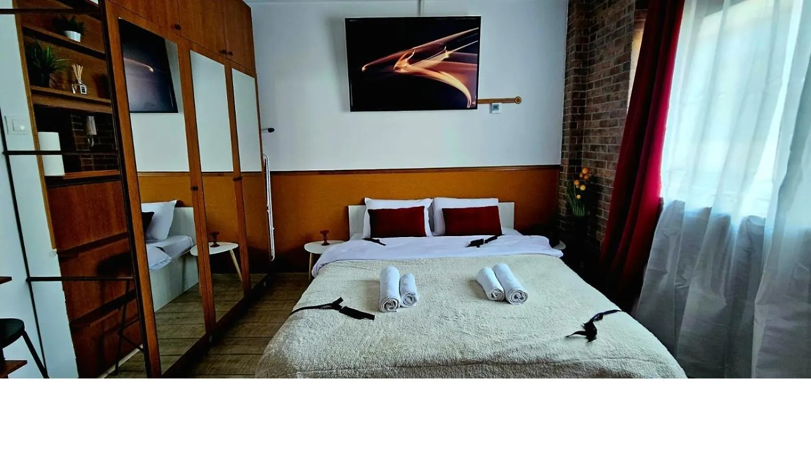 Tantra Studio 7 Nacu Universitate Bucarest 0*,