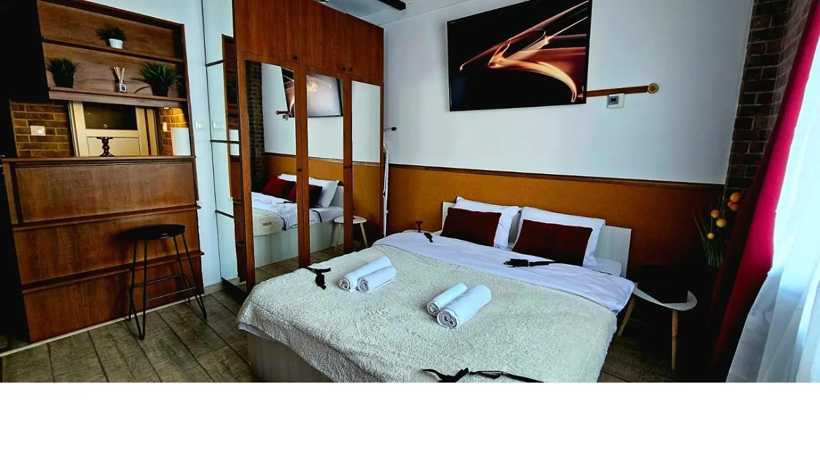Tantra Studio 7 Nacu Universitate Bucarest Roumanie